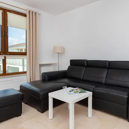 Beautiful Czarnieckiego With Balcony By Renters Gdynia