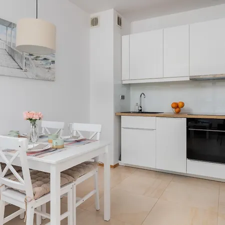Beautiful Czarnieckiego With Balcony By Renters Lägenhet
